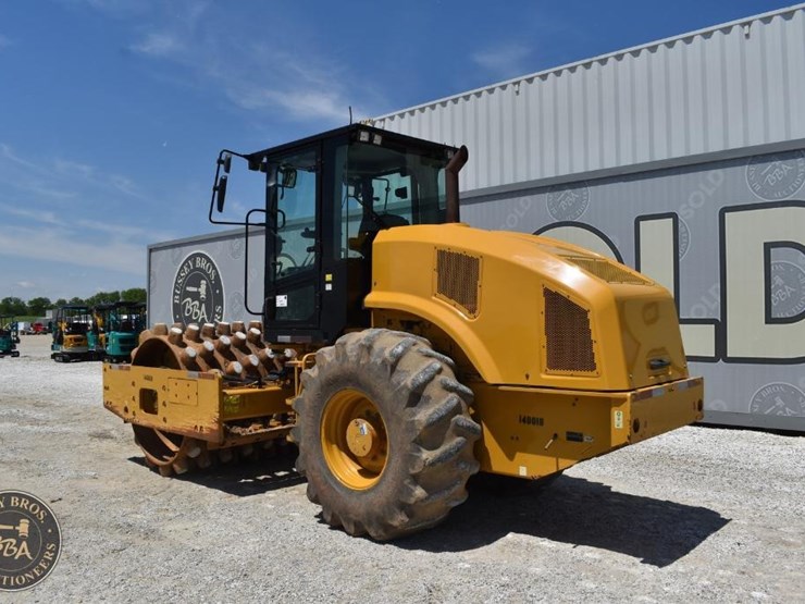 2014-caterpillar-cp56b-image-7