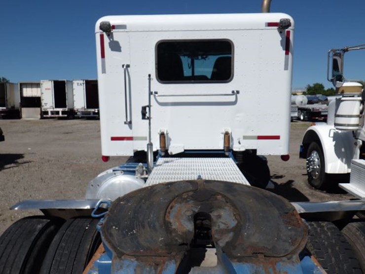 2012-peterbilt-367-image-12