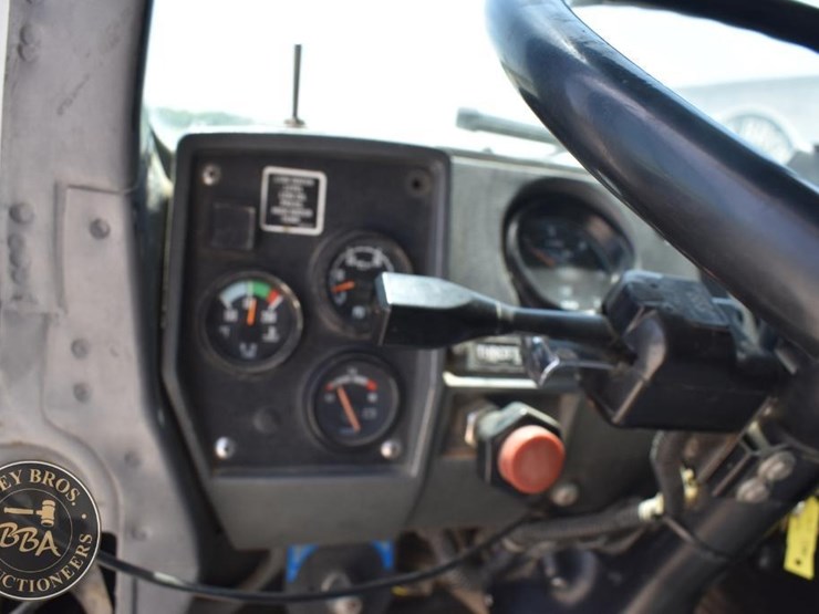 1996-mack-rd688s-image-46