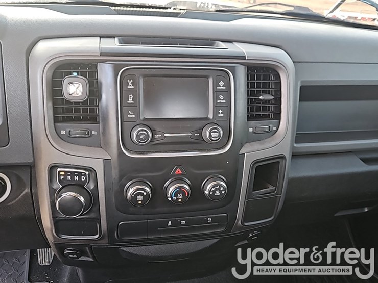 2013-dodge-1500-image-24