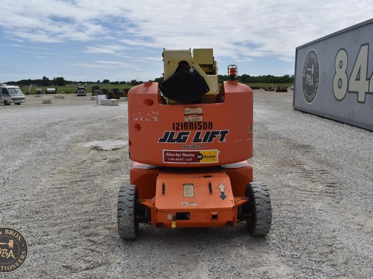 2012-jlg-e400ajpn-image-8