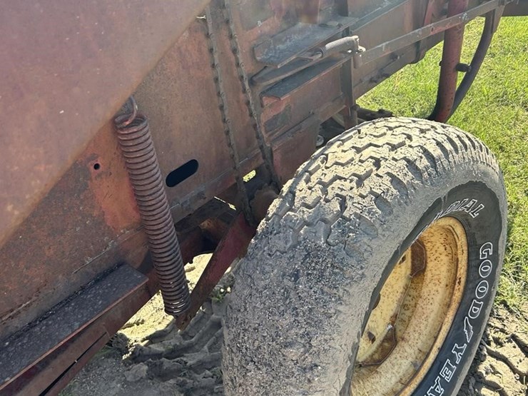 new-holland-68-image-16