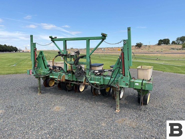 john-deere-6-image-1