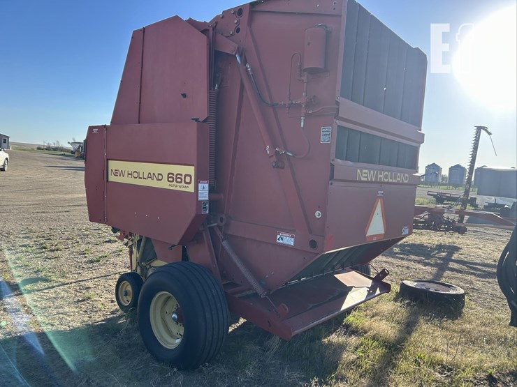 new-holland-660-image-7