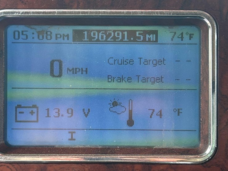 2016-mack-granite-gu713-image-80