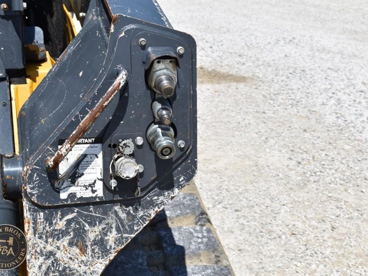 2019-deere-333g-image-21