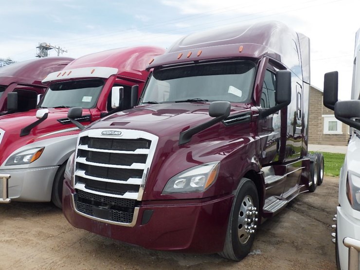 2022-freightliner-cascadia-126-image-1