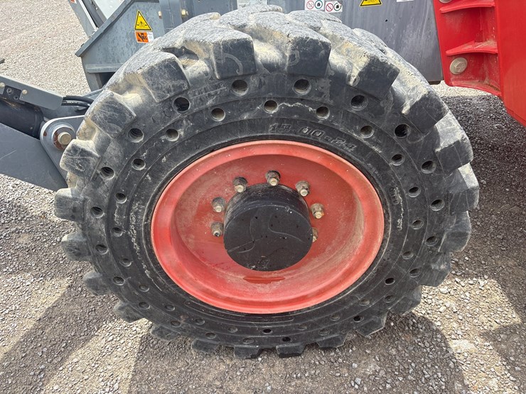 2019-skyjack-sj1056th-image-7