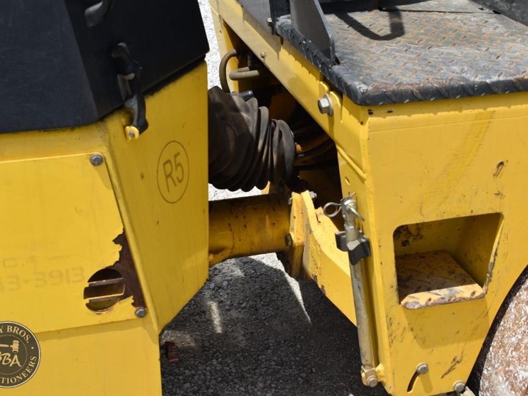 2010-bomag-bw138-image-14