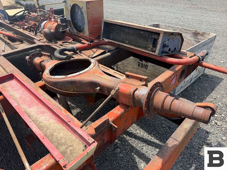 new-holland-1075-image-9