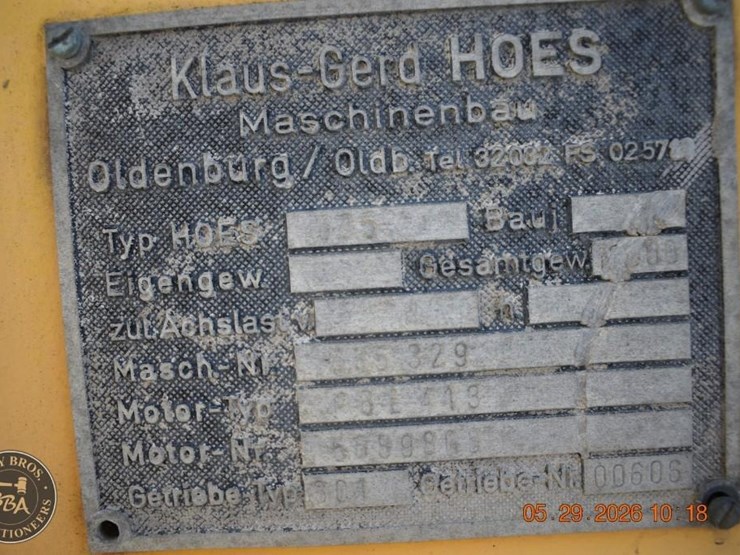 1977-hoes-685-image-48