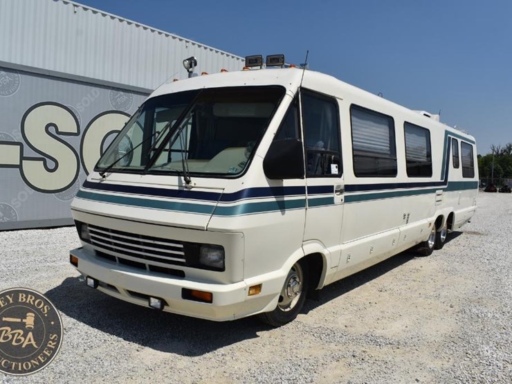 1988-chevrolet-winnebago-42962-image-1