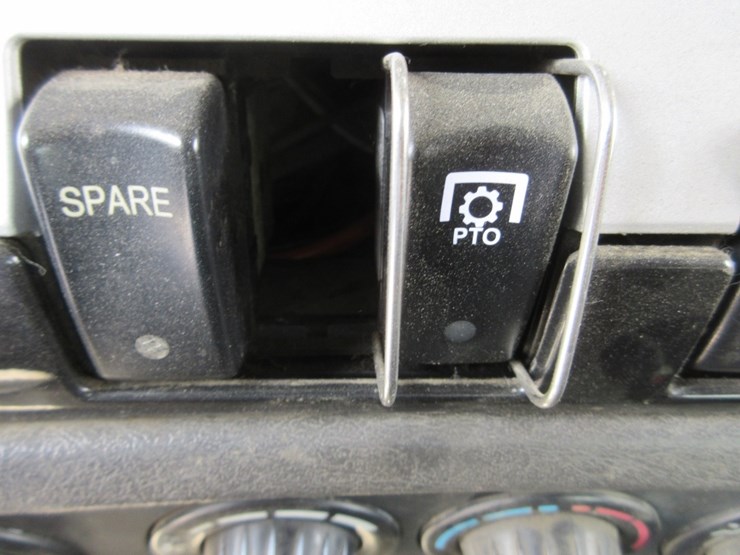 2015-kenworth-t800-image-12