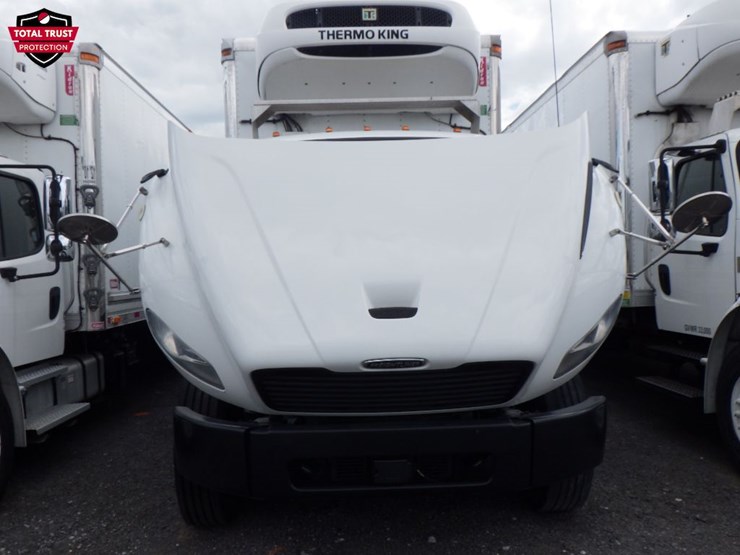 2020-freightliner-m2-106-image-17