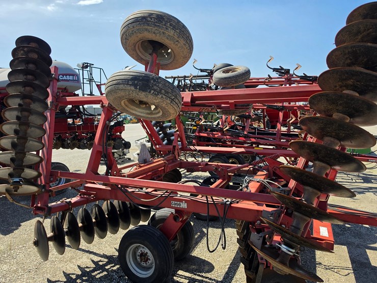 case-ih-3900-image-12