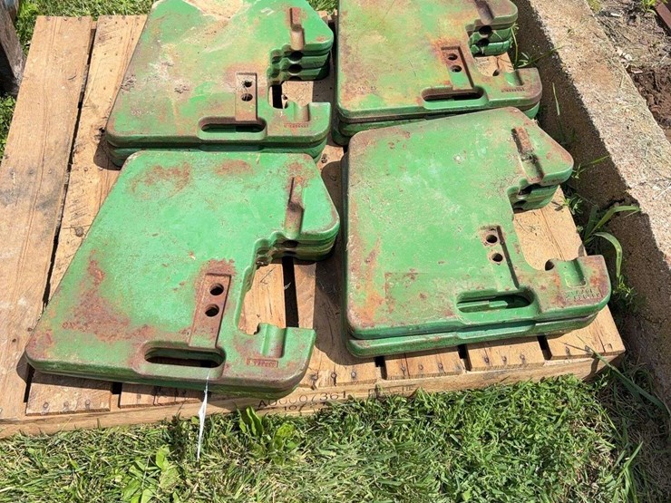 john-deere-12-image-1