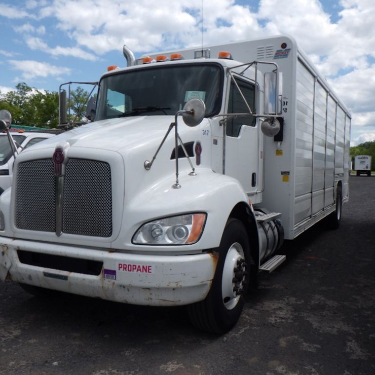 2016 KENWORTH T370