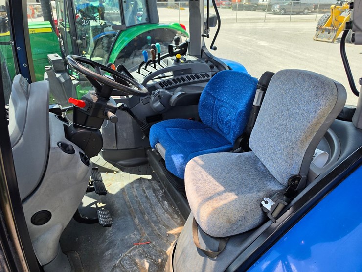 2005-new-holland-ts115a-image-17