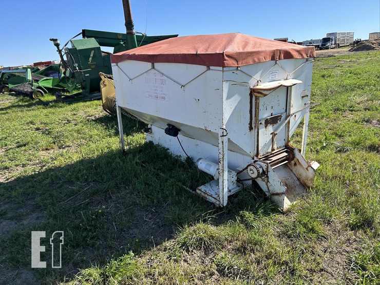 t&s-mfg-trip-hopper/range-feeder-3996-image-1
