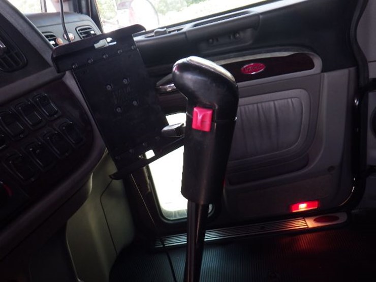 2015-peterbilt-389-image-20