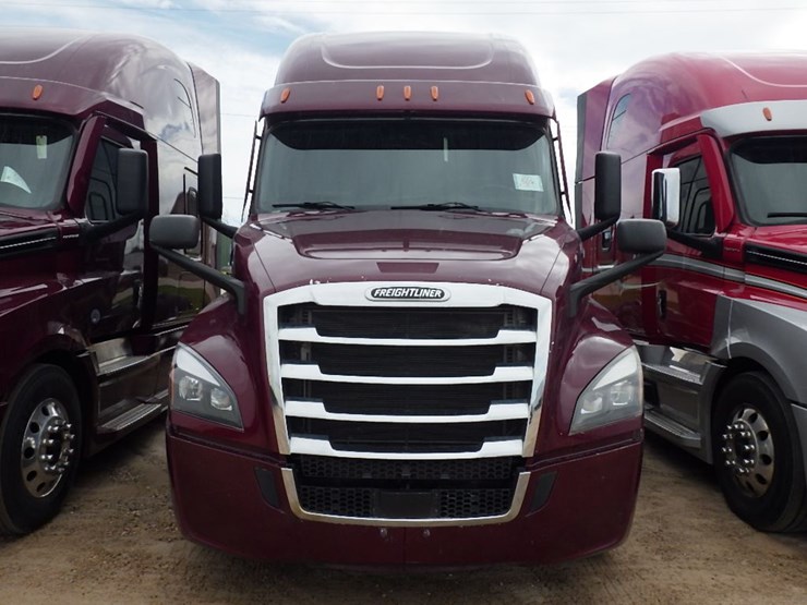2021-freightliner-cascadia-126-image-2