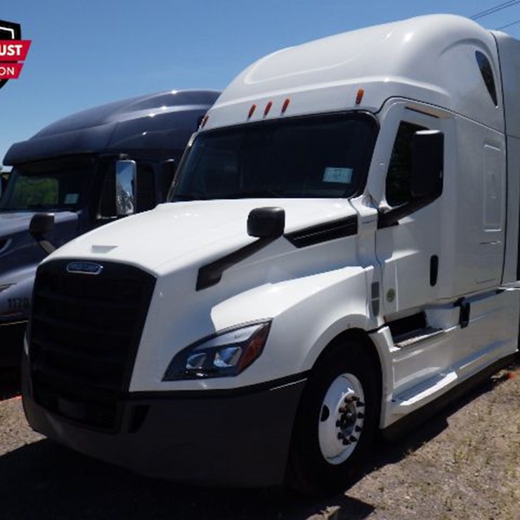 2021 FREIGHTLINER CASCADIA 126