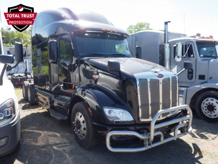 2022-peterbilt-579-image-3