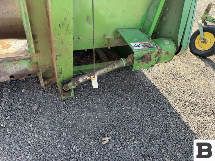john-deere-212-image-19