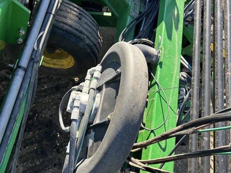 2023-john-deere-db90-image-81