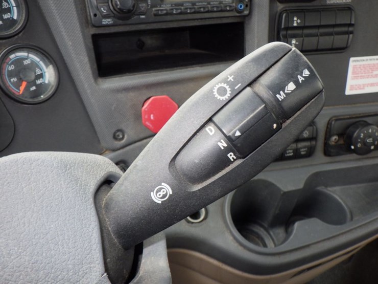 2017-freightliner-cascadia-125-image-18