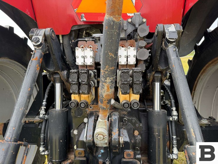 2010-case-ih-magnum-180-image-36