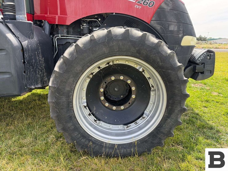 2014-case-ih-magnum-260-cvt-image-61