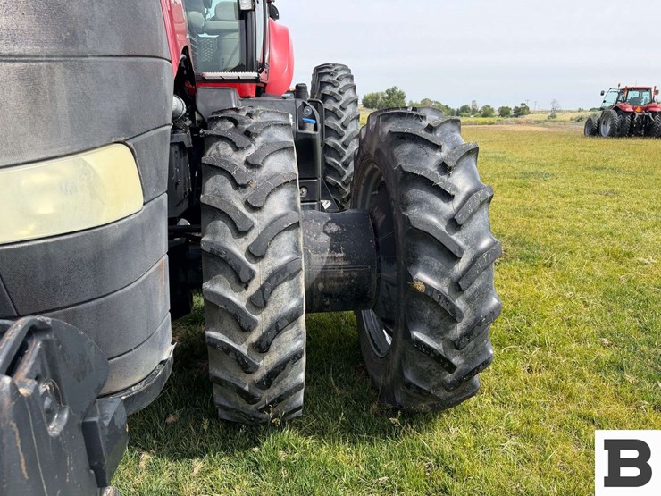 2011-case-ih-magnum-260-image-13