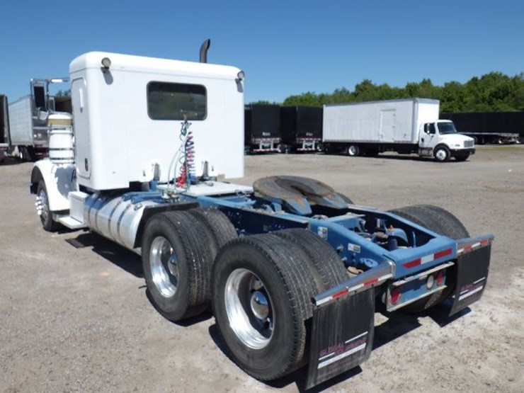 2013-peterbilt-367-image-12