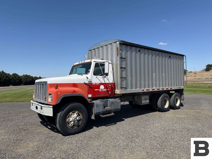 1987-international-s2500-image-1