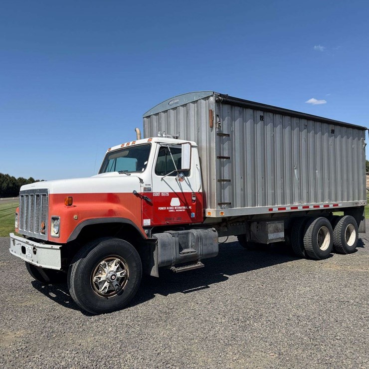 1987 INTERNATIONAL S2500