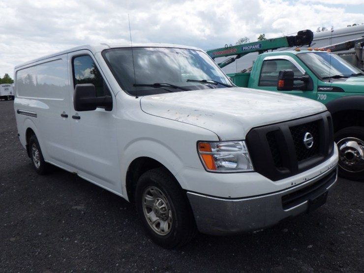2013-nissan-nv2500-image-5