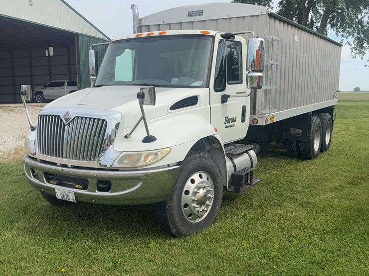 2003-international-durastar-4400-image-4