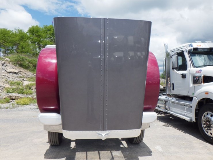 2018-peterbilt-389-image-28