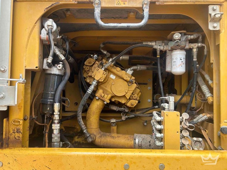 2012-caterpillar-324e-image-11