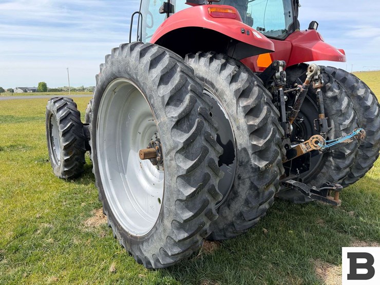 2011-case-ih-magnum-260-image-35