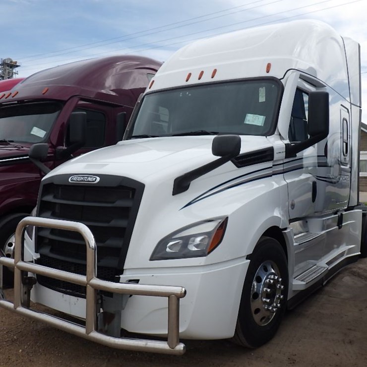 2022 FREIGHTLINER CASCADIA 126