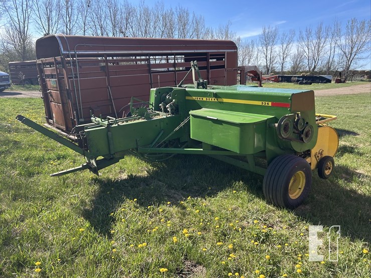 john-deere-336-image-4