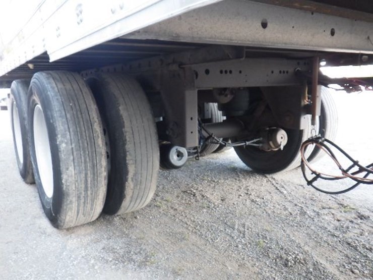 2010-utility-3000r-image-13