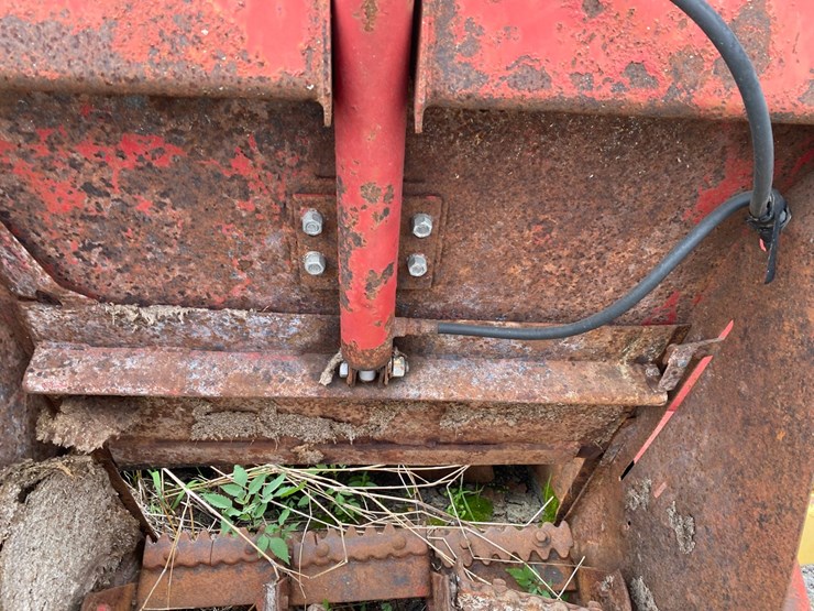 new-holland-307-image-19