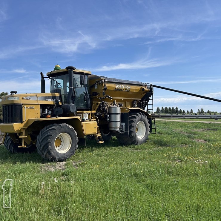 AG-CHEM TERRA-GATOR 8244