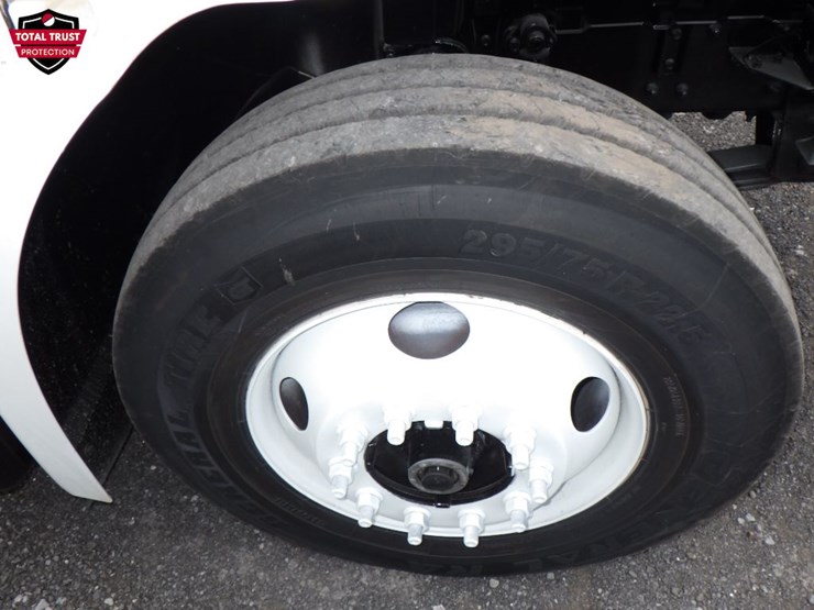 2019-hino-338-image-23