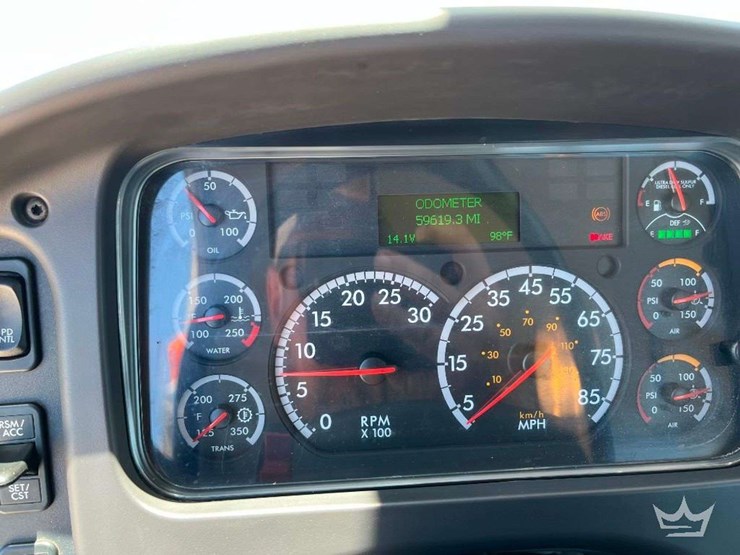 2018-freightliner-m2-106-image-16