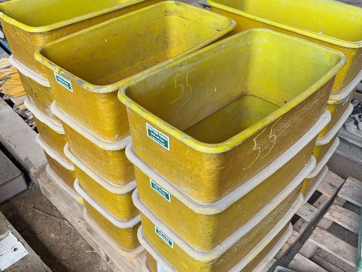 16-planter-box-extensions-off-7200-deere-planter-image-1