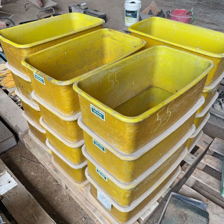 16 planter box extensions off 7200 Deere Planter